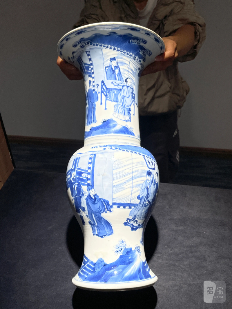 清康熙 青花人物纹凤尾尊 - 图3